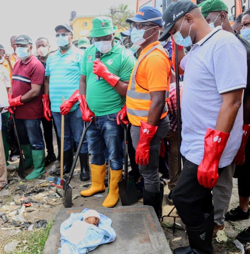 LAGOS MAY INTRODUCE SMART BINS TO COMBAT INDISCRIMINATE WASTE DISPOSAL…as Traditional chief, baba oja, more residents clamour for return of monthly sanitation exercise